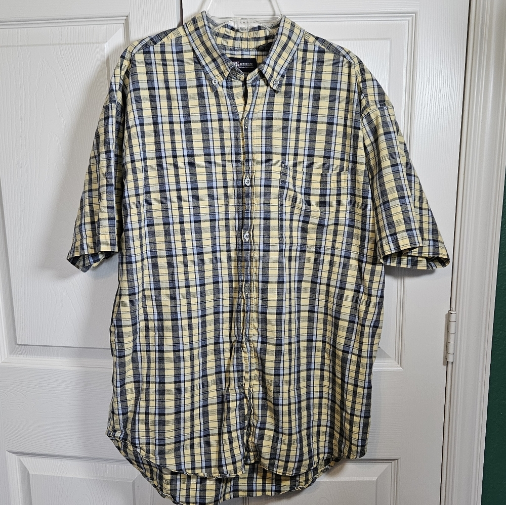 Cotton Button Front, Button Collar Short Sleeve Business Casual Plaid